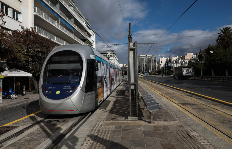 Τραυματισμός ανήλικου από Τραμ στη Γλυφάδα και μεταφορά στο νοσοκομείο