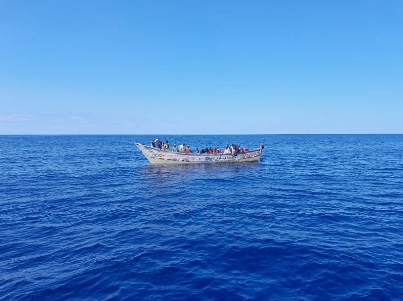 Διάσωση είκοσι προσφύγων σε ναυάγιο ανοιχτά της Σάμου